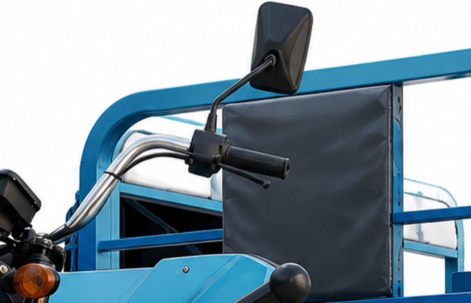 MOVO Passenger-Cargo detail Brand Panel