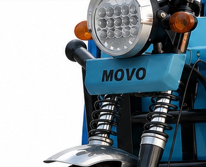 MOVO Passenger-Cargo detail Headlight
